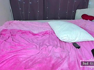 Petite Webcam Teen Fists Skinny Booty and Big Saggy Tits