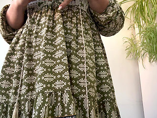 Horny Mature Stepmom in Stockings and High Heels Masturbates and Puts Her Foot on the Desk