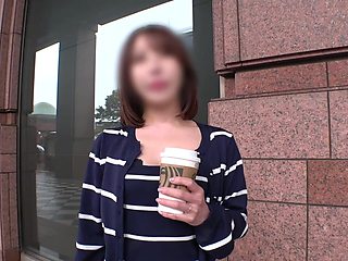 200GANA-3260　実録！美人地方妻をナンパ！レスで心も身体もムンムンにムレてる奥様は怪しいナンパだと気づいてもどこか期待してエッチな気分になってしまうw超敏感な美人妻が何度もイカされて不倫SEXに溺れてしまう！