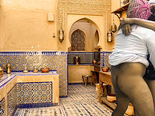 Saudi Husband and Iranian wife bang in Kitchen