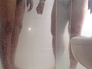 With My Stepmother in the Shower Ricas Tetas Grandes