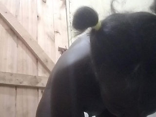 BIG ASS KENYAN GIRL IS SO HORNY SQUIRTS HARD
