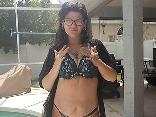 Brunette PAWG MILF Strip Tease and Nude Model Walk