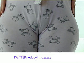 Camel Toe - Turkish MILF