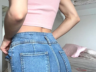 Watch Me Get Dressed!