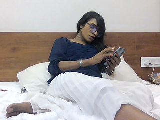 Indian Sissy Girl Solo Cumming in Live Streaming