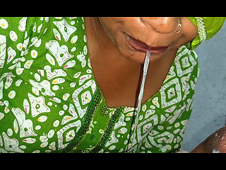 Close-up Desi Blowjob & cumshot in mouth indian