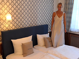 Selena's evening bed pleasure