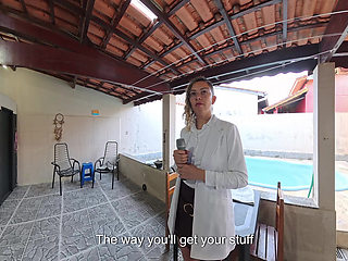 Reporter strips naked after being caught breaking into a house.