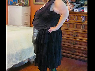 New sexy out fit domme in hat and boots photos taken before we did videos