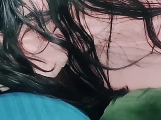 Bhabhi ne Chocolate llgakr nekala pani