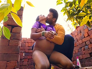 Devar Bhabhi - Devar Apni Bhabhi Ko Apne Purane Bathroom Mein Le Jakar Chod Raha He Xxx Video Hindi Hot Pussy