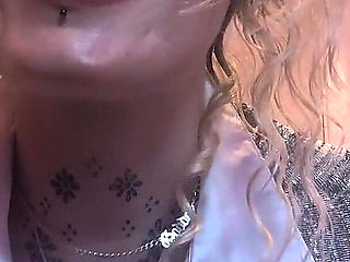 Sexy Realtor Desperate to Make the Sale