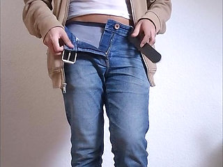 Crossdresser trains his Ass with a Dildo
