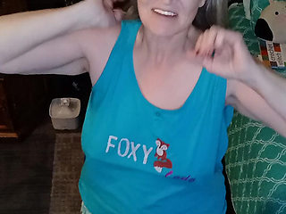 Sexy MILF Does Morning Naked Yoga!