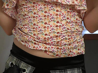 Amira S Gets On That Desk To Pleasure That Horny Clit & Labia!