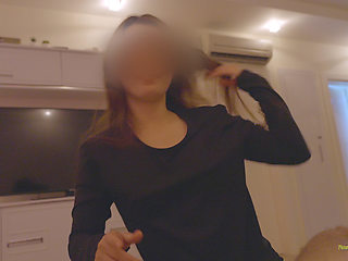 A gorgeous beauty gave a stunning blowjob.