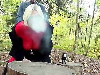 Amateur Blonde Stepmom Hot Anal Sex with Stranger in Park