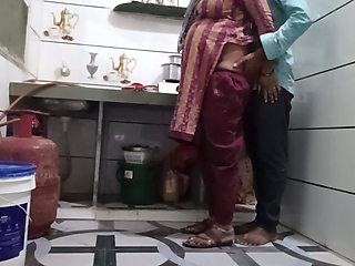 Padosi Ne pahla kitchen mein