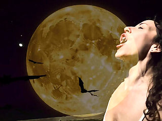 My GF Turns Into A Werewolf And Fucks Me Hard - YourFavoriteMommy & SavvyStar Lesbian Halloween Sex