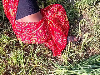 खुले खेत जंगल में भाभी ने देवर को अपना खूबसूरत गांड भोसड़ी दिखा कर कहा भैया बाहर गए हैं चलो घर मुझे घोड़ी बनाकर मेरी गांड को जोर