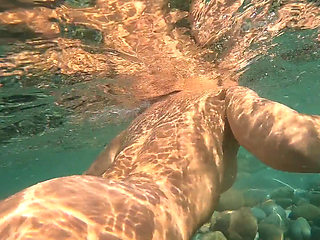 Risky Fucked Swim Girl Underwater Public Anal and Pussy Fuck on the Beach Jessijek