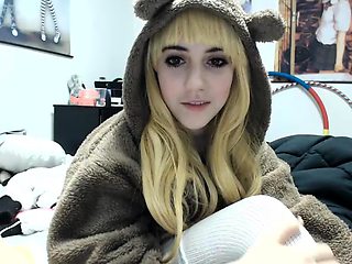 Amateur Blonde Teen Plays Solo with Toy Webcam Porn