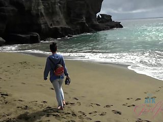 Pov beach date turns into steamy handjob session