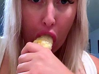 Large amateur cam woman uses two of her toys to masturbate