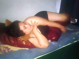 My Wife Who Pretended Not to Be Aware of Her Body Being Touched by a Stranger.