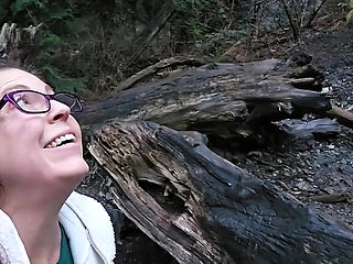 Nerdy Faery's Icy Outdoor Piss - Big Ass Canadian MILF with Glasses Peeing on Ice