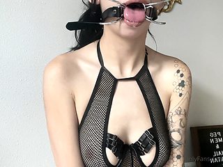 amateur his tall blonde fetish masturbating on live webcam