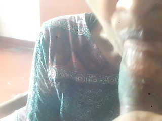 Fucking the Housemaid While She Is Cooking