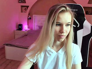 Tasty amateur blonde babe masturbating on web cam