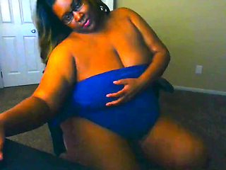 Sexy Ebony BBW Webcam model, Trina Foxx