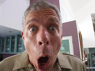 Nympho Makes A Move: Mover Mick Blue helps Out MILF Sabrina Sabrok