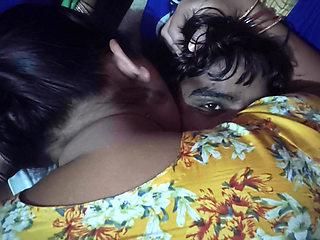 Pados ki aunty ne pakad liya