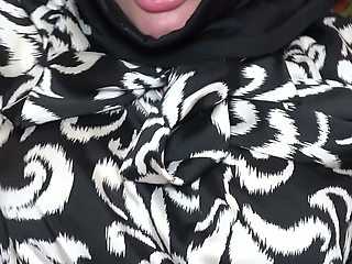 Raw Amateur Sex with My Hijabi Stepsister
