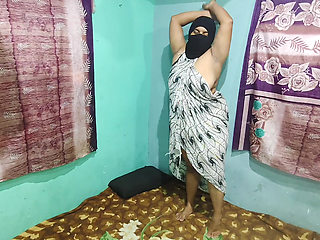 Sexy muslim bich dancing for money and cheap cock