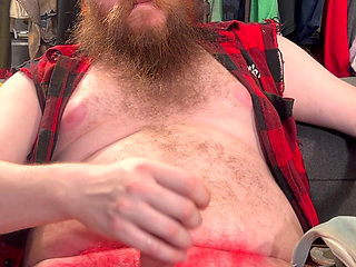 Jacking my musky dick