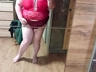 BBW likes to show itself in lingerie
