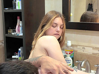 I put in 7 minutes straight without serving... Look how my wife ends up shaking in the bathroom