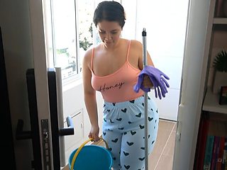 I FUCK MY SEXY NEIGHBOR AFTER CLEANING