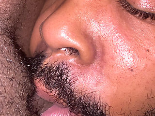 EATING A QUEENS PUSSY