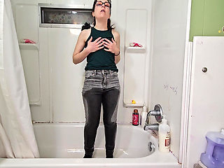 How Many Times Can You Cum and Pee in 5 Mins?