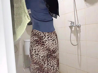 EPS. 18 - Hijab Malay teacher enjoys making love to Malay students in Penang hotel room