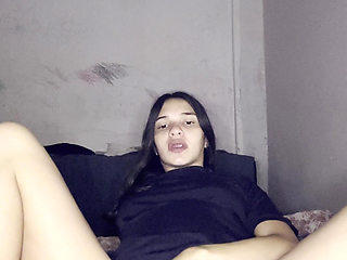 Vibrator Discharges in Pussy, Then Goes on Dildo