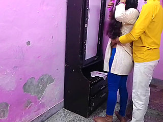 Seeing the landlord's daughter alone, I fucked her hard, viral xxx video