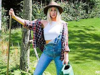 Conquering Rosa's long hair clip