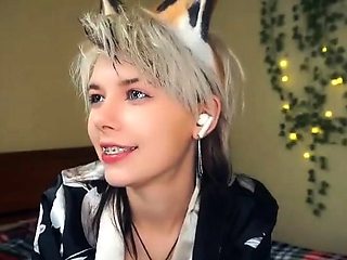 Blonde emo amateur solo masturbation